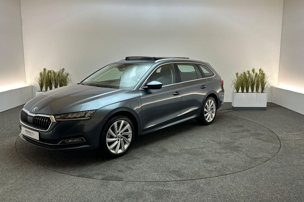 ŠKODA Octavia (JFR45P) met abonnement