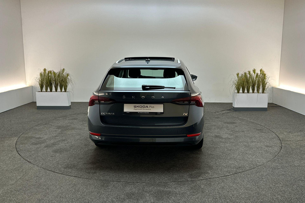 ŠKODA Octavia (JFR45P) met abonnement