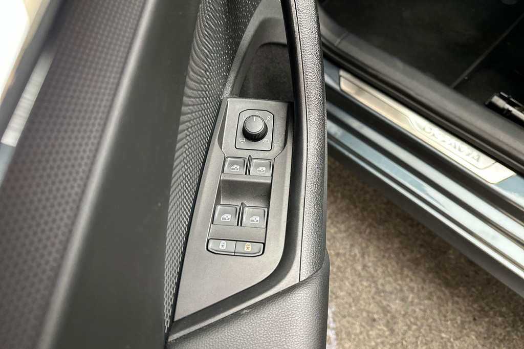 ŠKODA Octavia (JFR45P) met abonnement