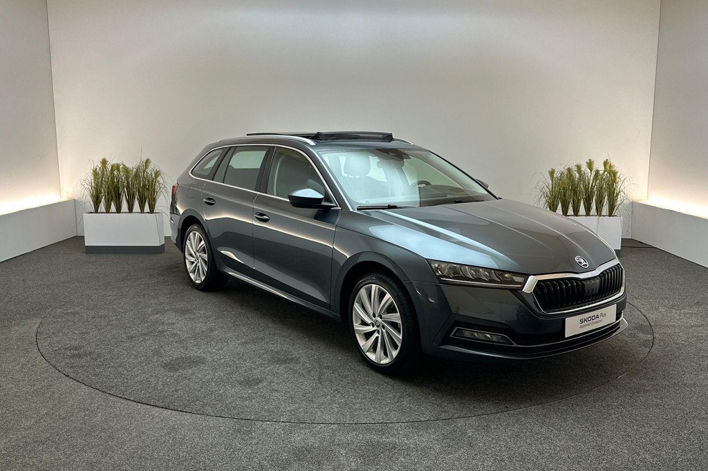 ŠKODA Octavia (JFR45P) met abonnement