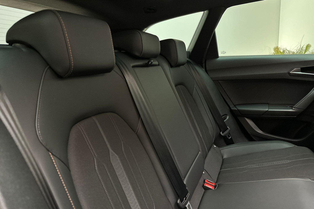 CUPRA Leon Sportstourer (HVV21L) met abonnement