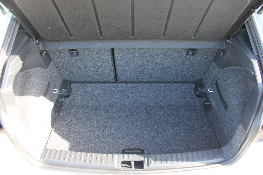 Seat Ibiza (L916NX) met abonnement