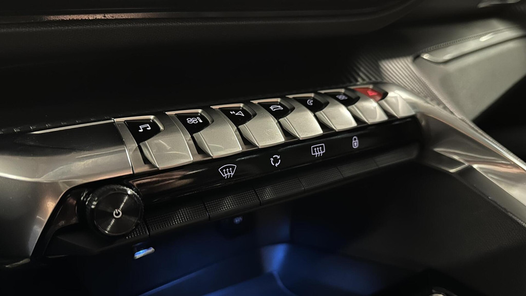 Peugeot 5008 (S798FD) met abonnement