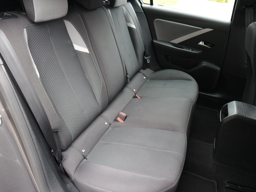 Opel Astra (T438GH) met abonnement