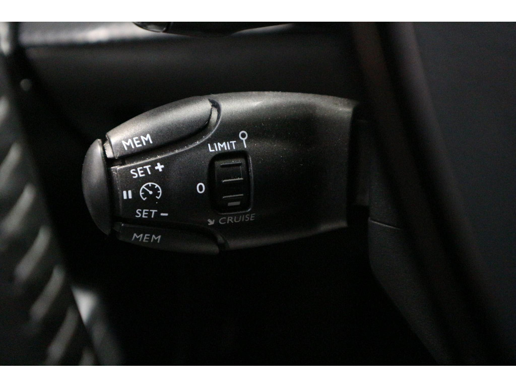 Peugeot 2008 (N102RX) met abonnement