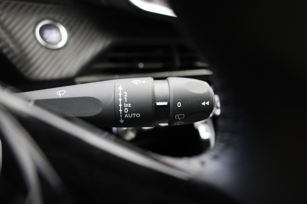 Peugeot e-208 (P407ZD) met abonnement