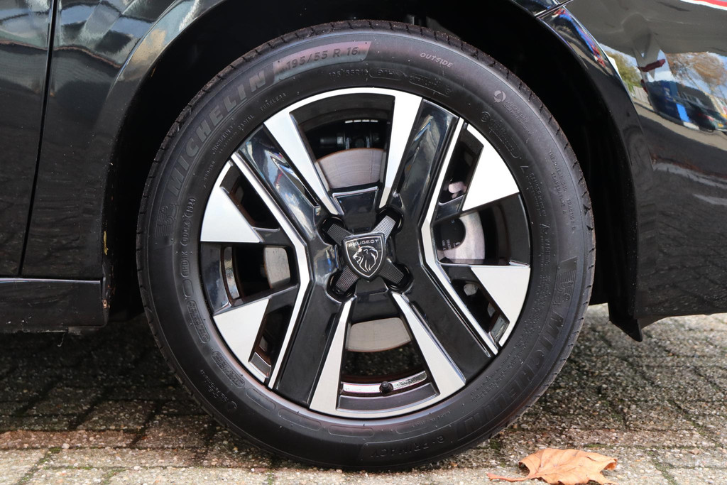 Peugeot 208 (Z045RJ) met abonnement