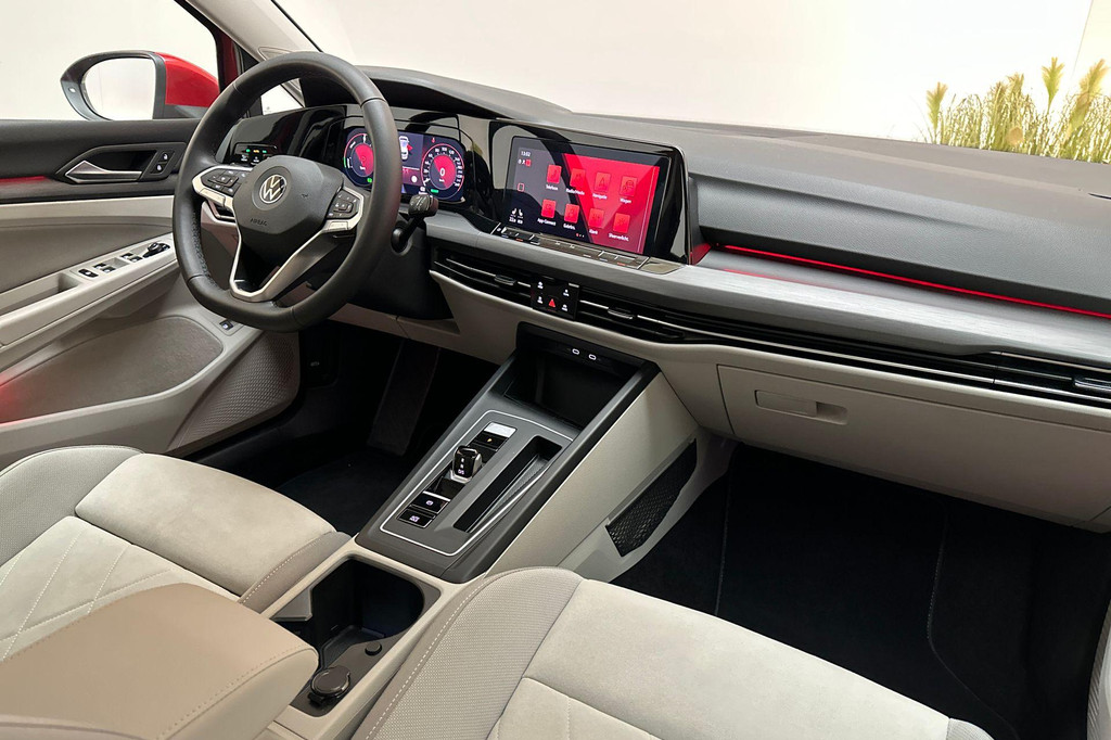 Volkswagen Golf (JGJ55P) met abonnement