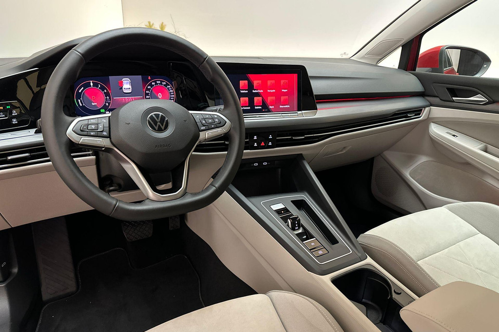 Volkswagen Golf (JGJ55P) met abonnement