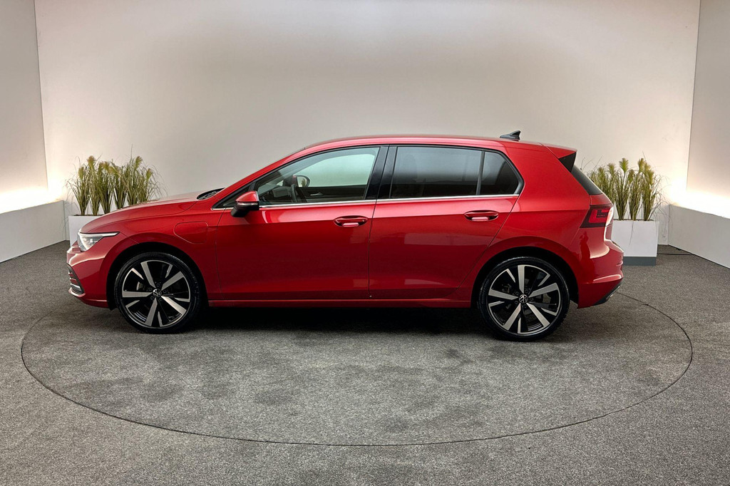 Volkswagen Golf (JGJ55P) met abonnement