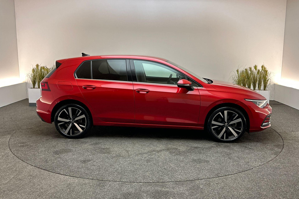 Volkswagen Golf (JGJ55P) met abonnement