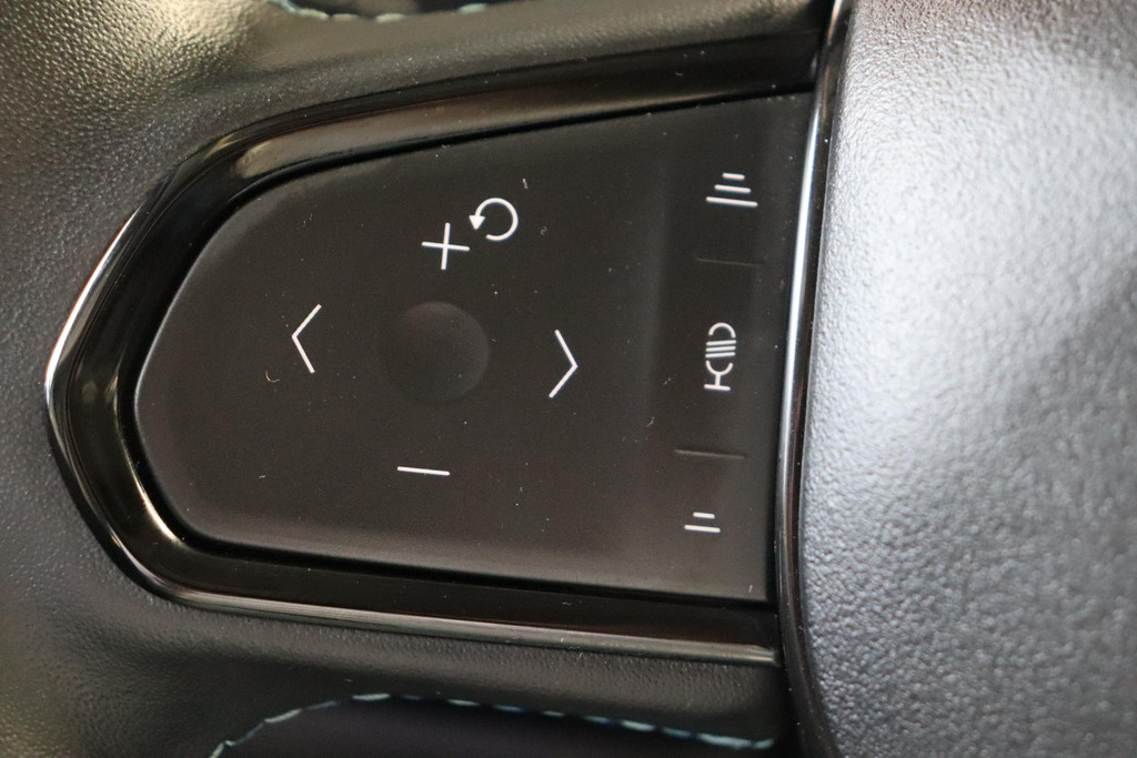 Lynk & Co 01 (T320DJ) met abonnement