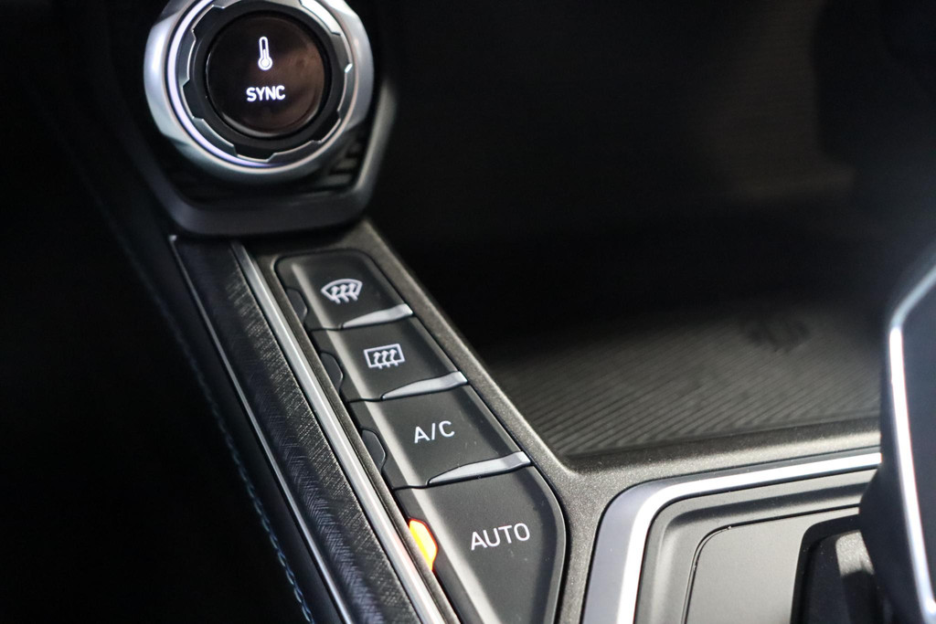 Lynk & Co 01 (T320DJ) met abonnement