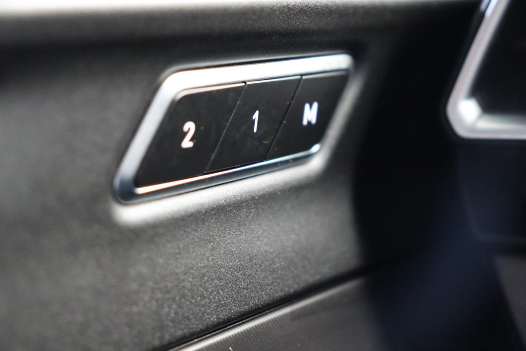 Lynk & Co 01 (T320DJ) met abonnement