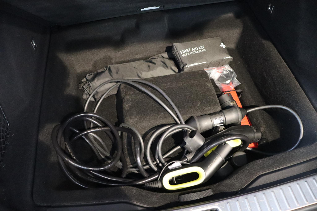 Lynk & Co 01 (T320DJ) met abonnement