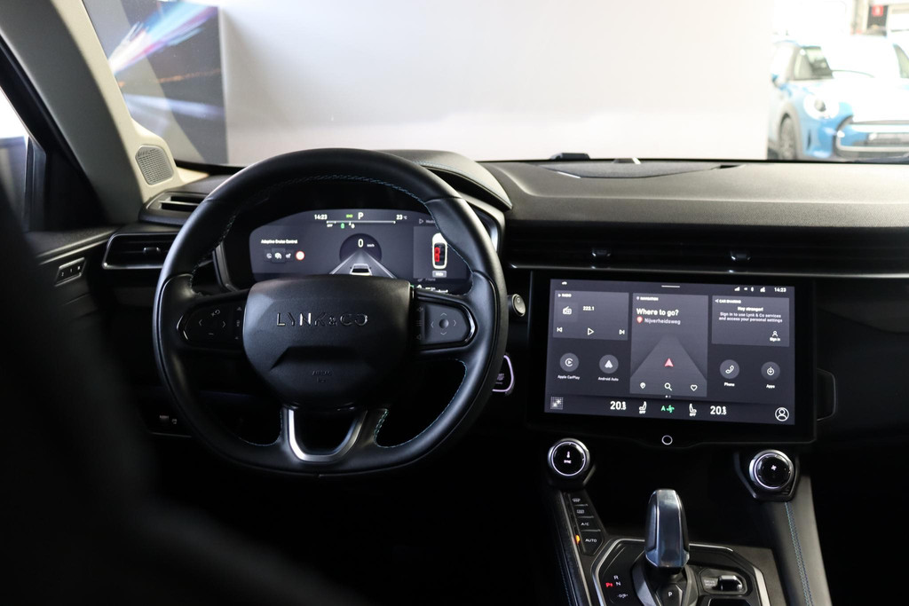 Lynk & Co 01 (T320DJ) met abonnement