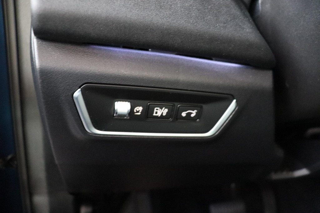 Lynk & Co 01 (T320DJ) met abonnement