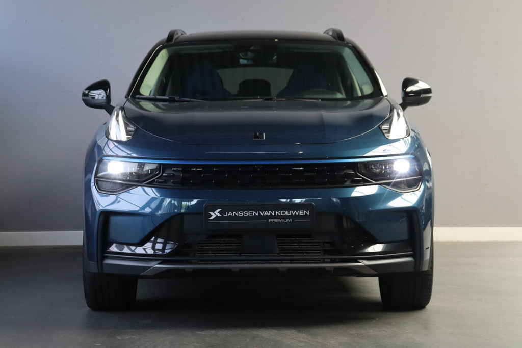 Lynk & Co 01 (T320DJ) met abonnement