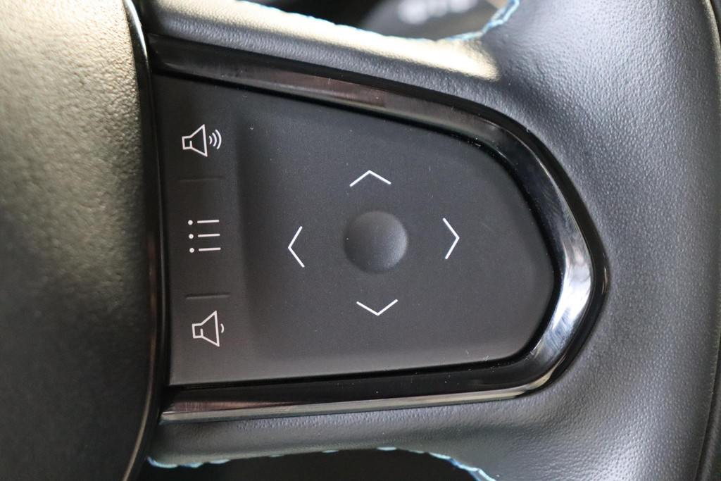 Lynk & Co 01 (T320DJ) met abonnement