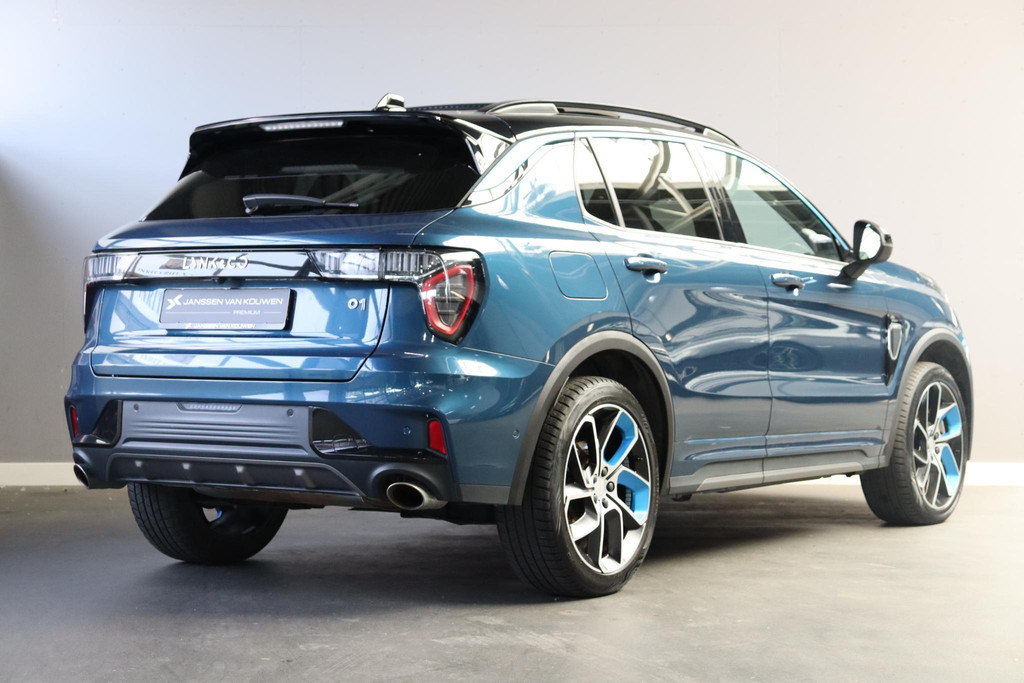 Lynk & Co 01 (T320DJ) met abonnement