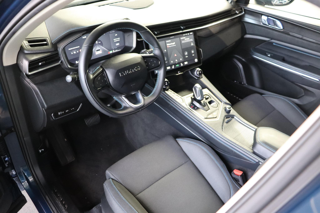 Lynk & Co 01 (T320DJ) met abonnement