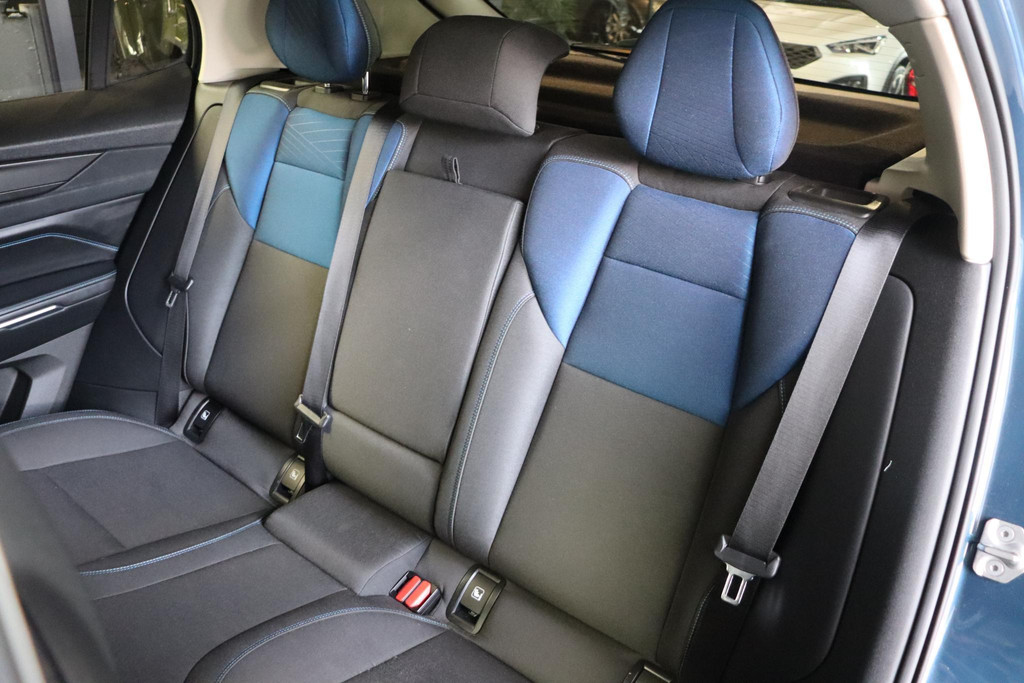 Lynk & Co 01 (T320DJ) met abonnement