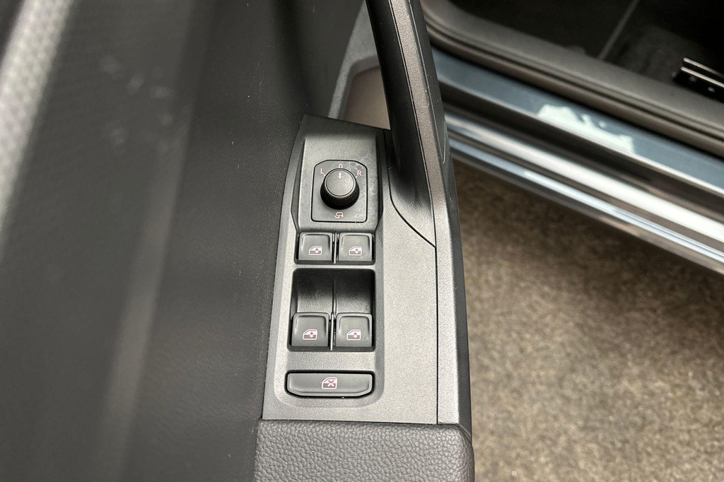 Seat Ibiza (X710NL) met abonnement