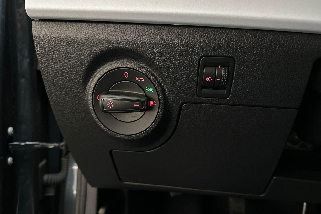 Seat Ibiza (X710NL) met abonnement