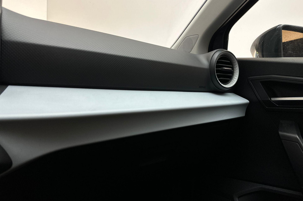 Seat Ibiza (X710NL) met abonnement