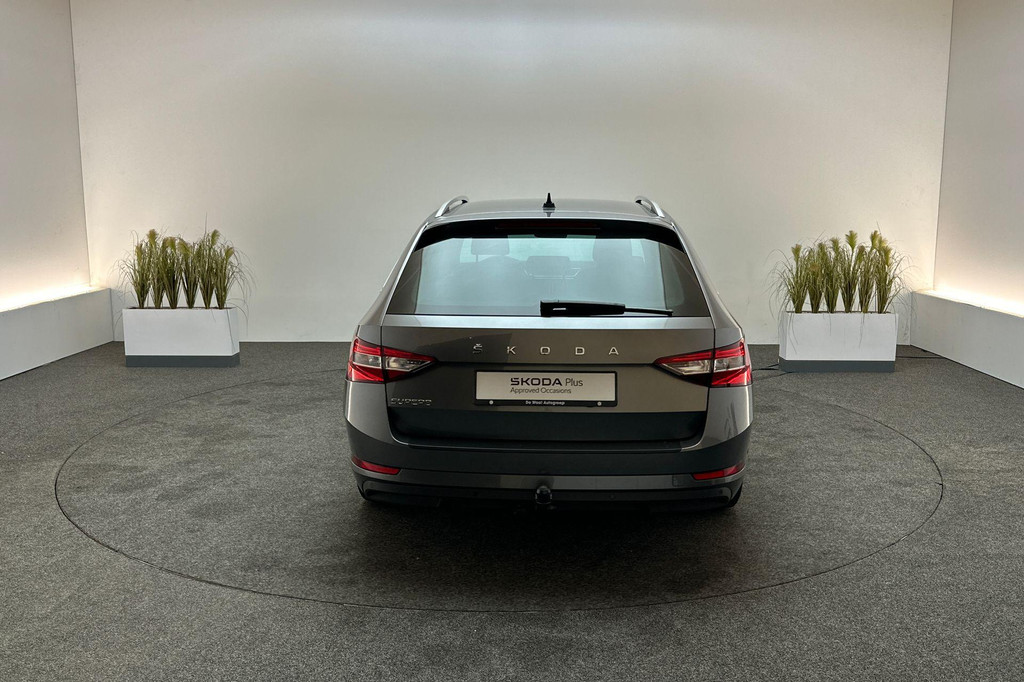 ŠKODA Superb (T723RK) met abonnement