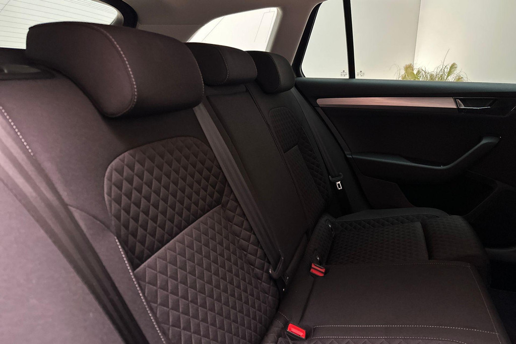 ŠKODA Superb (T723RK) met abonnement