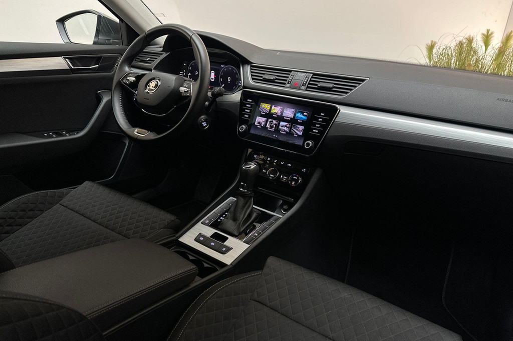 ŠKODA Superb (T723RK) met abonnement