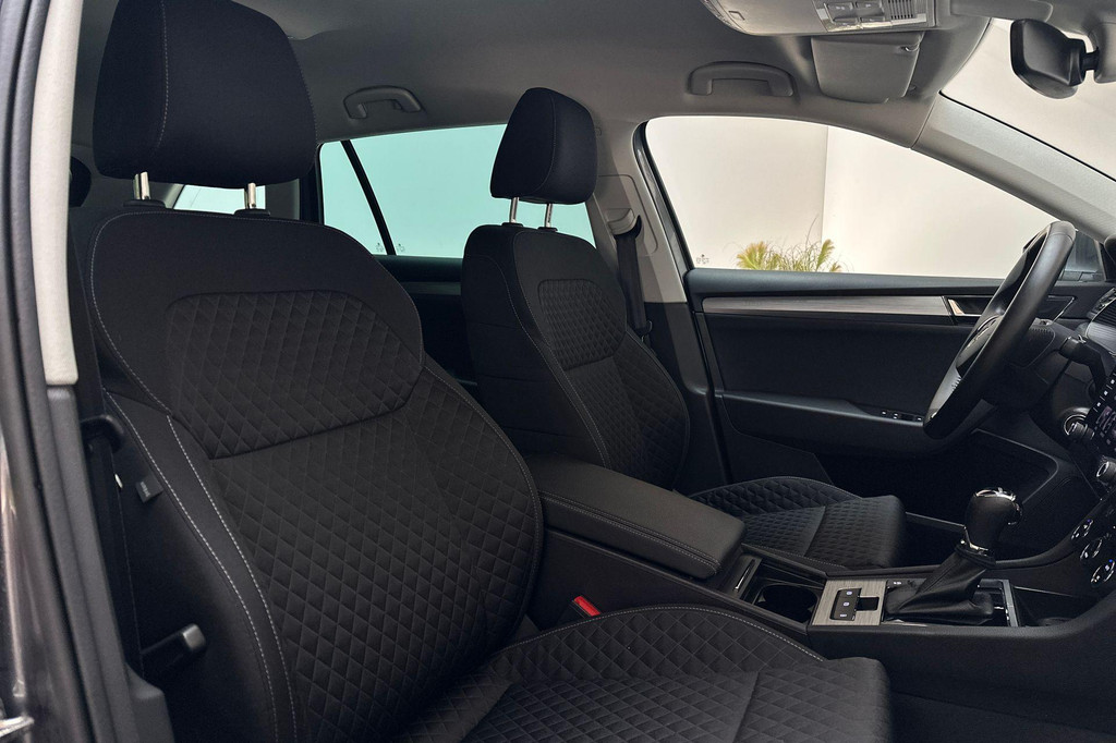 ŠKODA Superb (T723RK) met abonnement