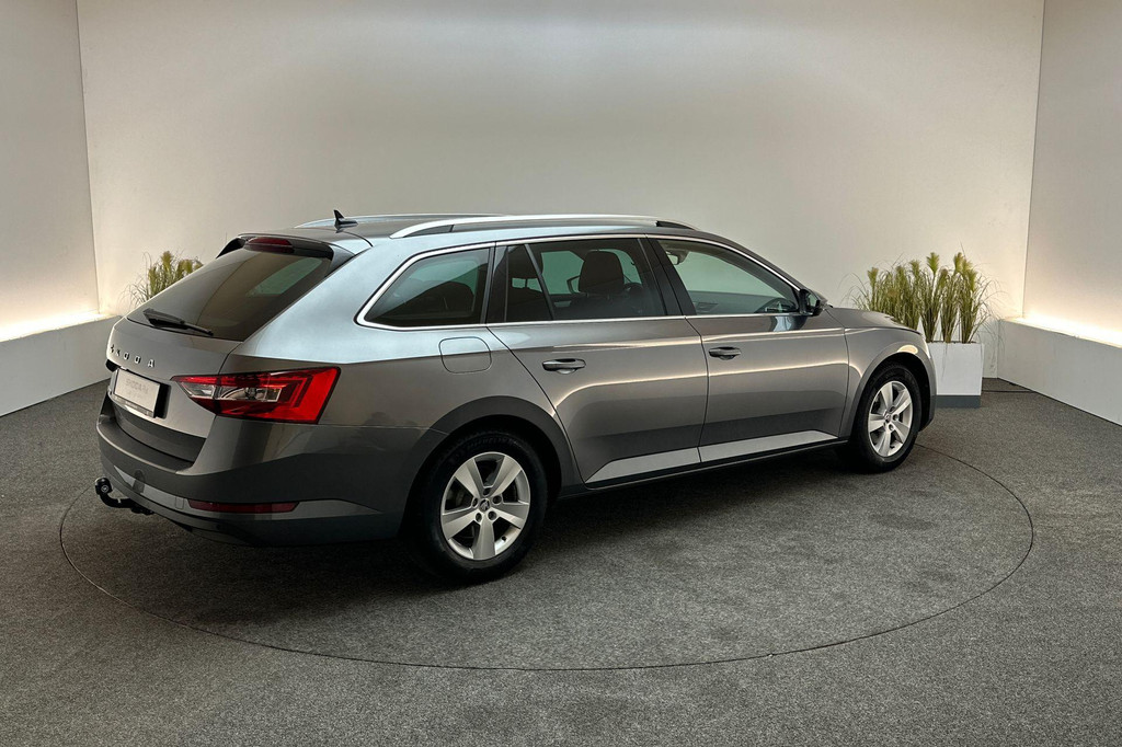 ŠKODA Superb (T723RK) met abonnement