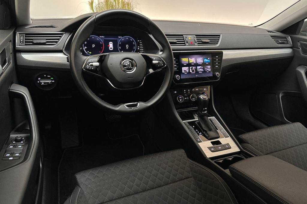 ŠKODA Superb (T723RK) met abonnement