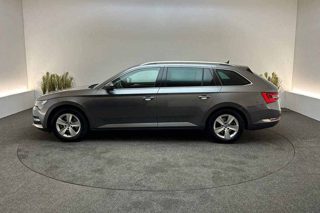 ŠKODA Superb (T723RK) met abonnement