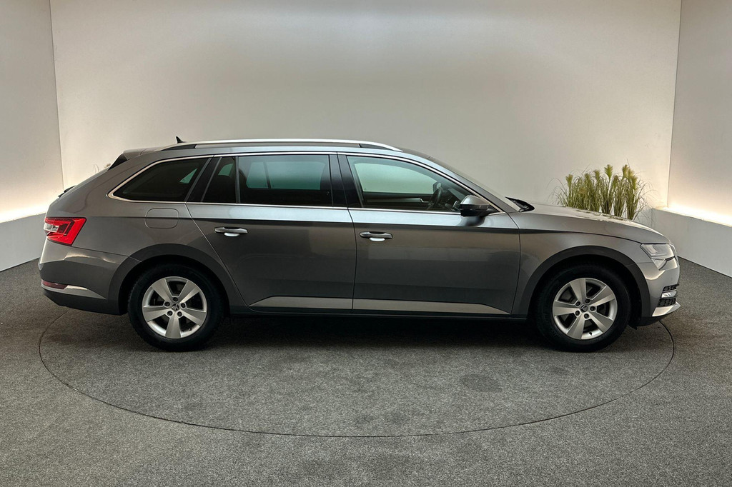 ŠKODA Superb (T723RK) met abonnement