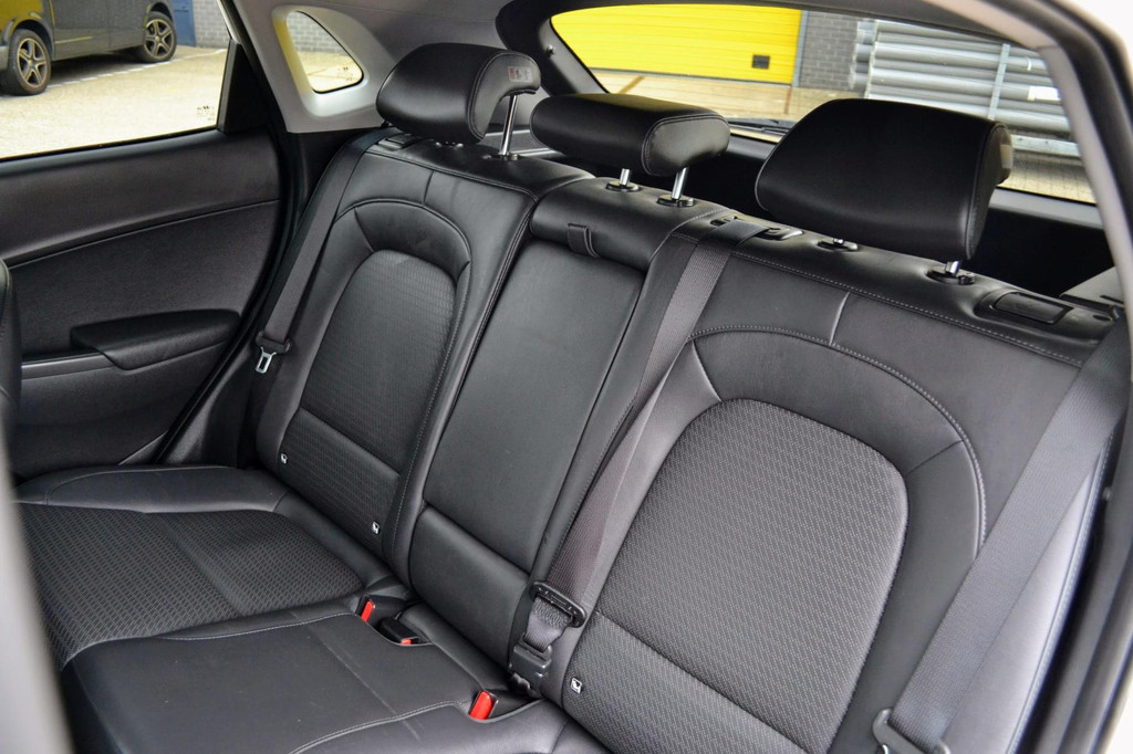 Hyundai Kona (H415KJ) met abonnement