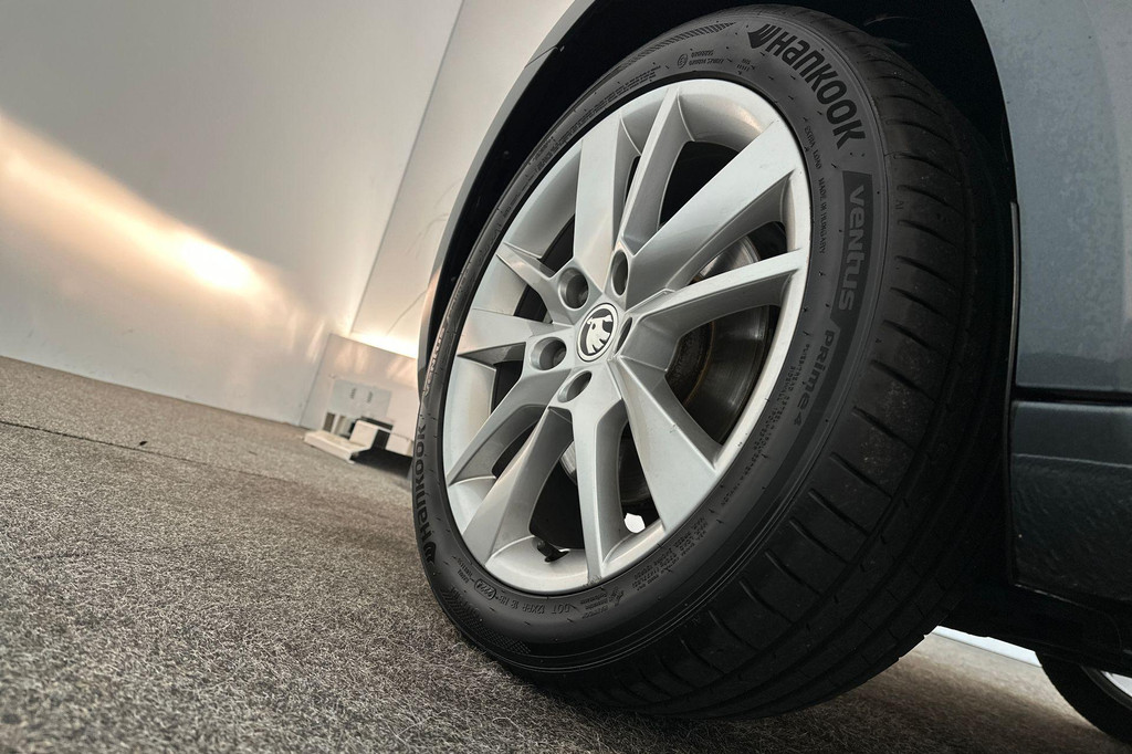 ŠKODA Octavia (J926KV) met abonnement