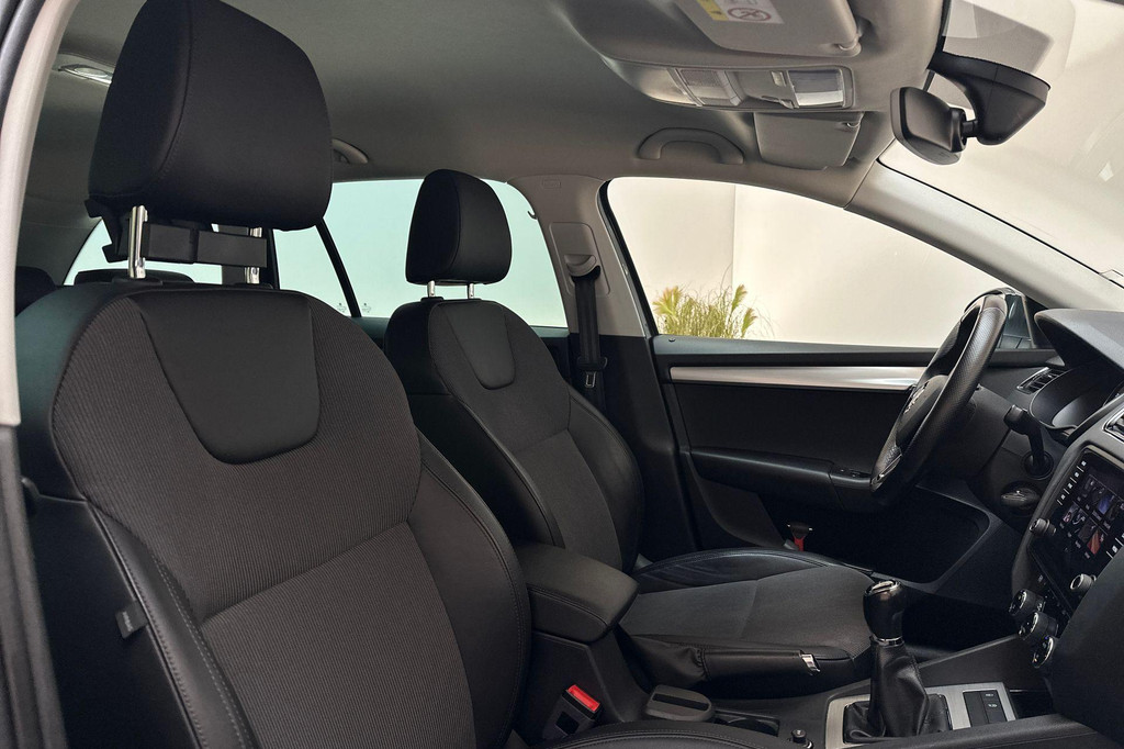 ŠKODA Octavia (J926KV) met abonnement