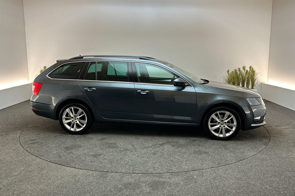ŠKODA Octavia (J926KV) met abonnement
