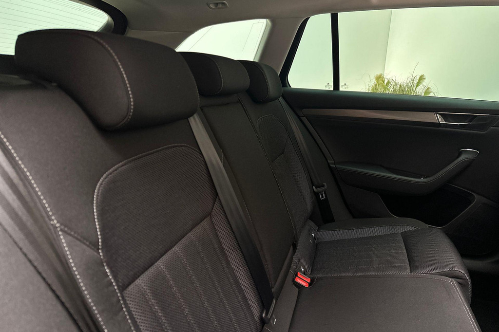 ŠKODA Superb (JHF31R) met abonnement