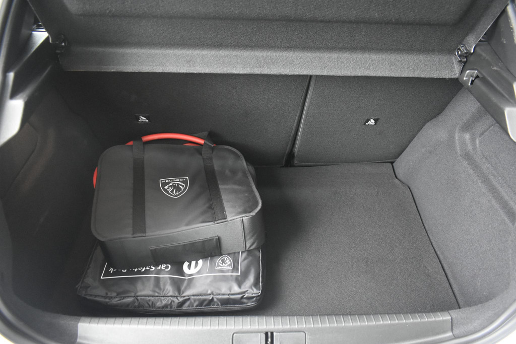 Peugeot e-208 (GBG18K) met abonnement