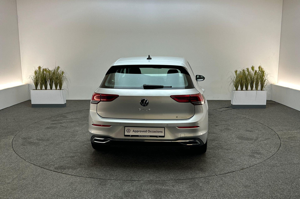 Volkswagen Golf (JGP85F) met abonnement