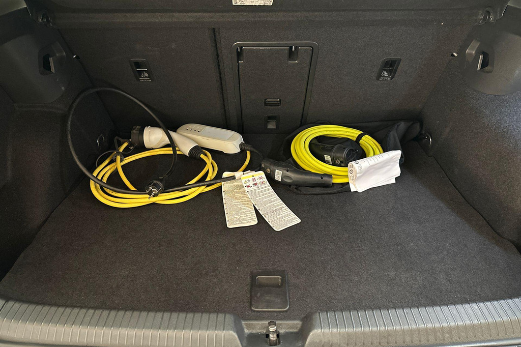 Volkswagen Golf (JGP85F) met abonnement