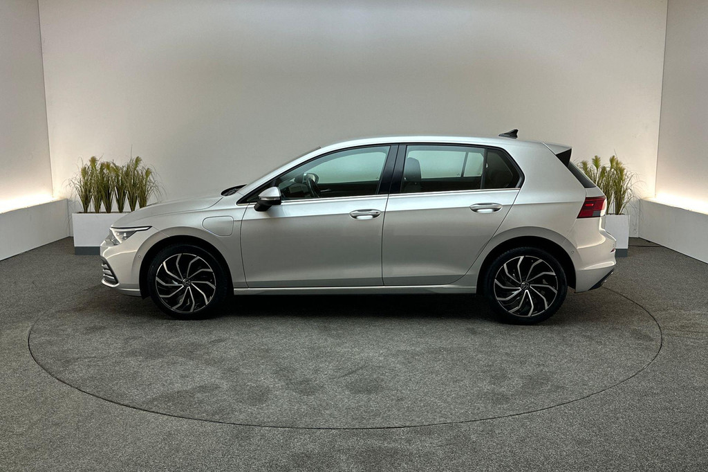 Volkswagen Golf (JGP85F) met abonnement