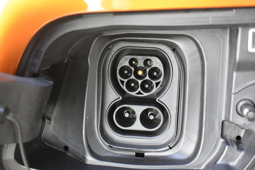 Peugeot e-2008 (T628JK) met abonnement