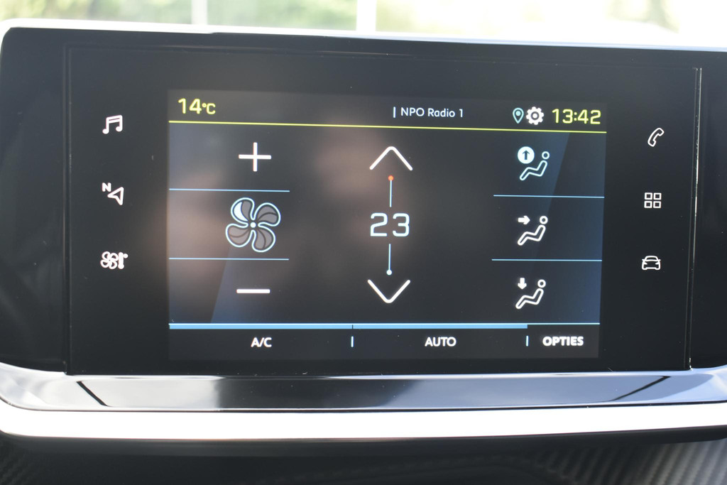 Peugeot e-2008 (T628JK) met abonnement