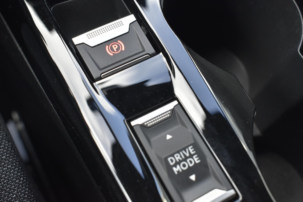 Peugeot e-2008 (T628JK) met abonnement