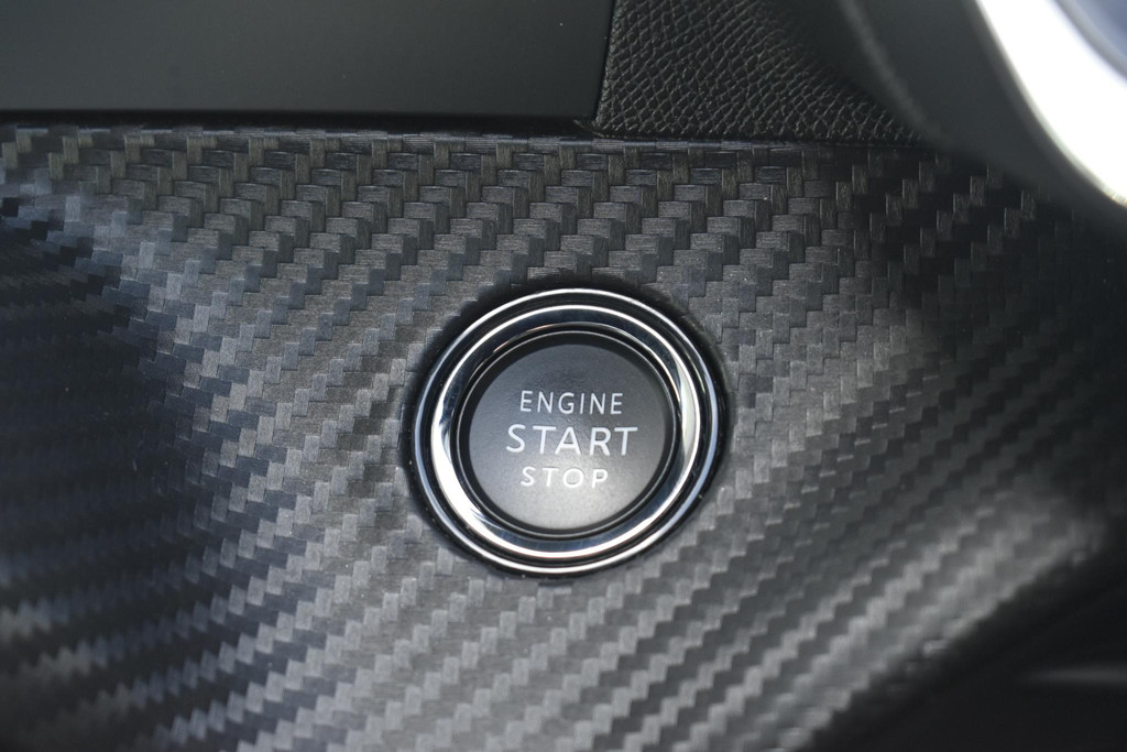 Peugeot e-2008 (T628JK) met abonnement